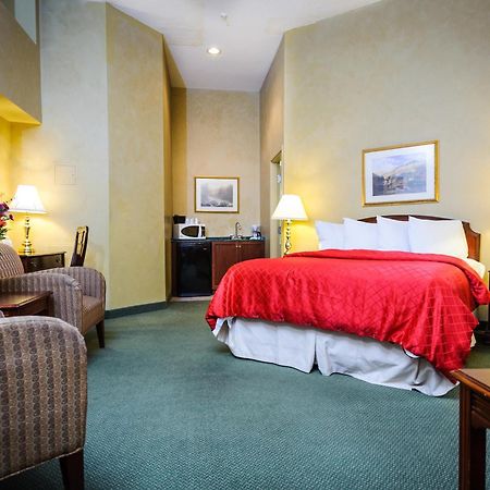 Peterborough Inn & Suites Hotel المظهر الخارجي الصورة