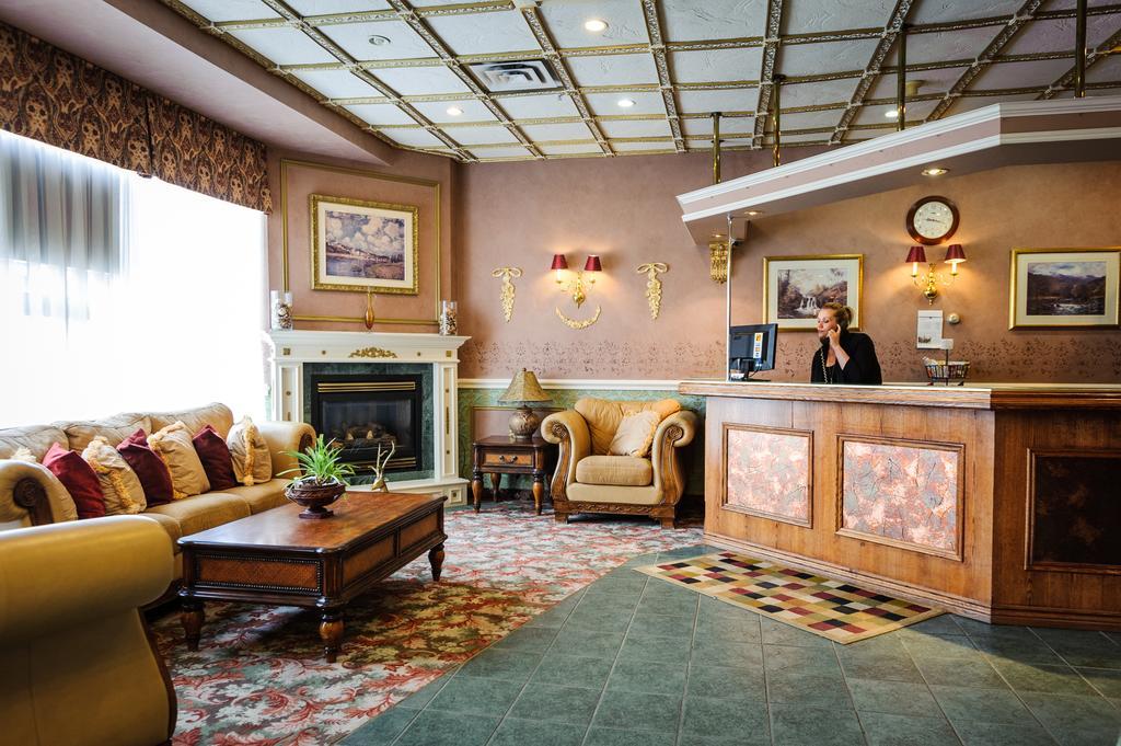 Peterborough Inn & Suites Hotel المظهر الخارجي الصورة