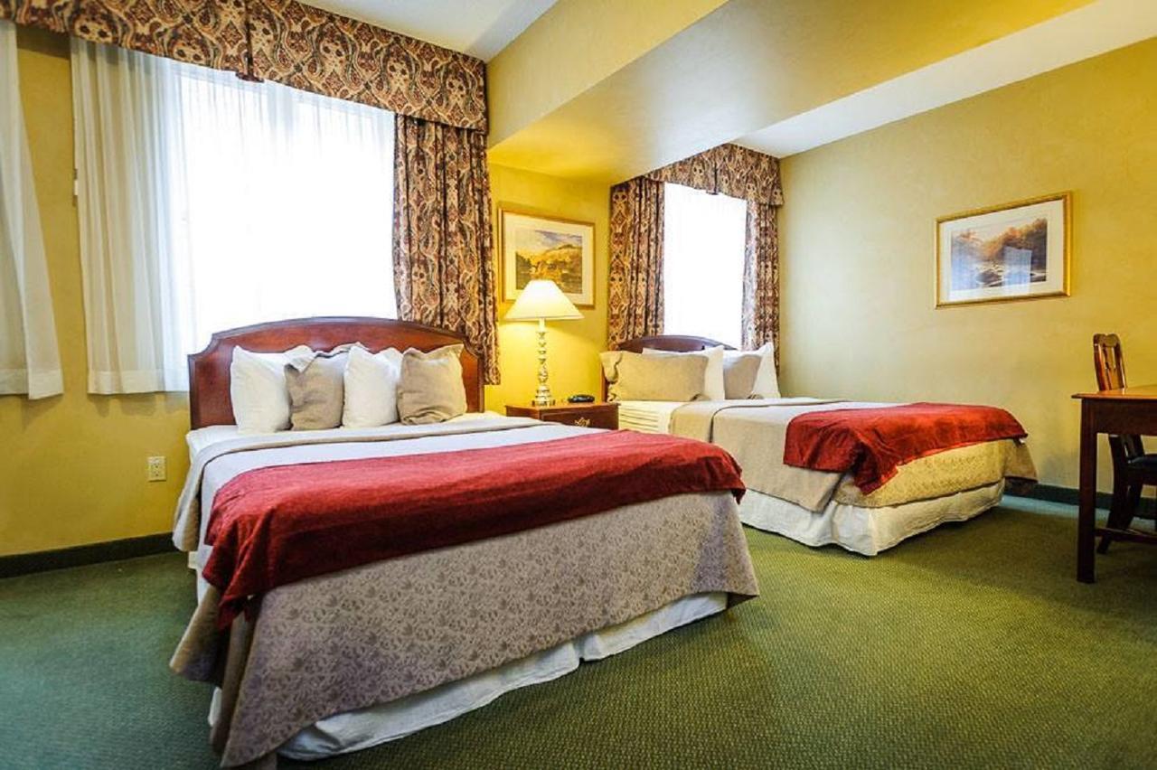 Peterborough Inn & Suites Hotel المظهر الخارجي الصورة